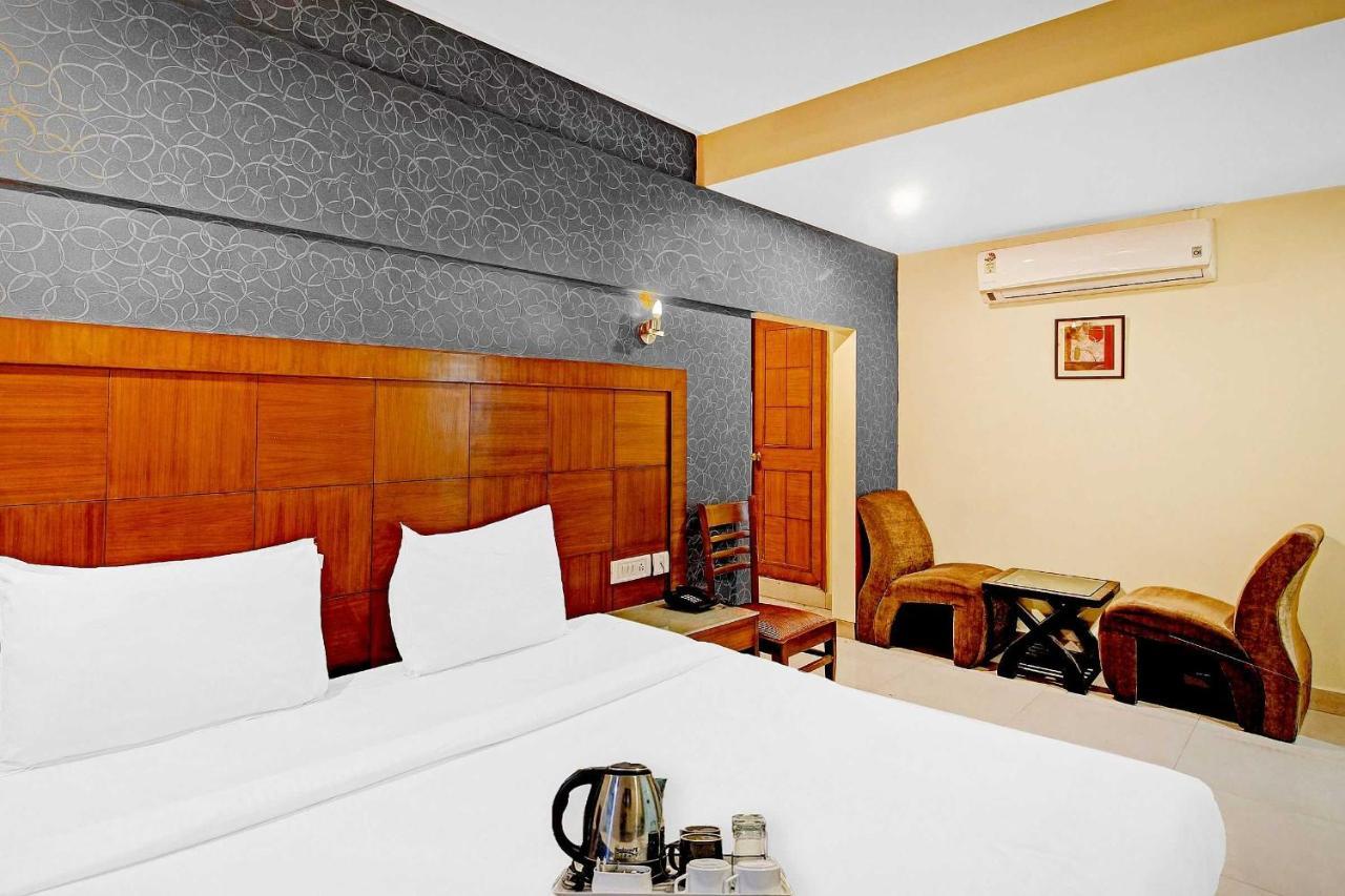 Townhouse The Grand Plaza Hotel Hyderabad Exterior foto