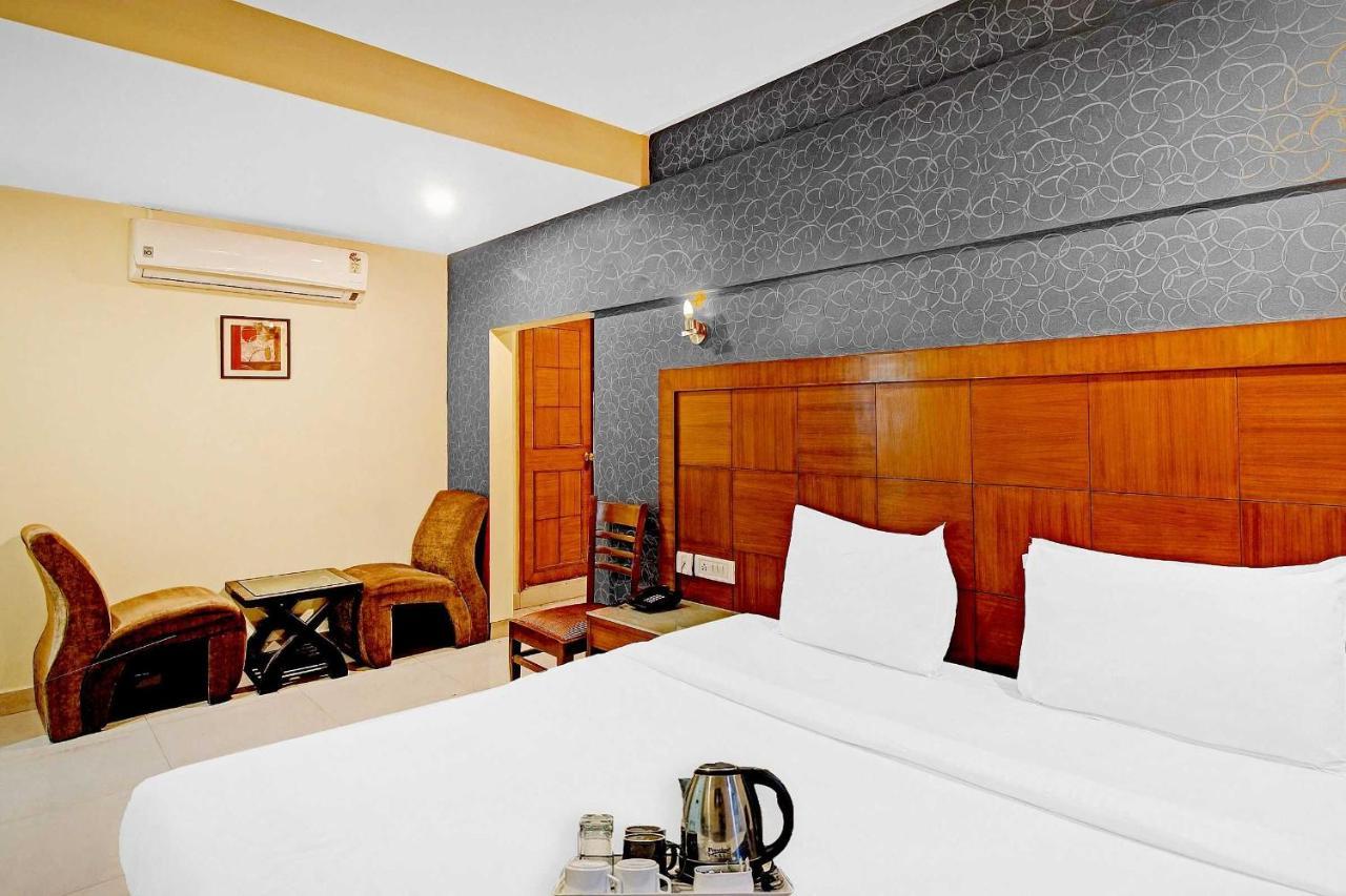 Townhouse The Grand Plaza Hotel Hyderabad Exterior foto
