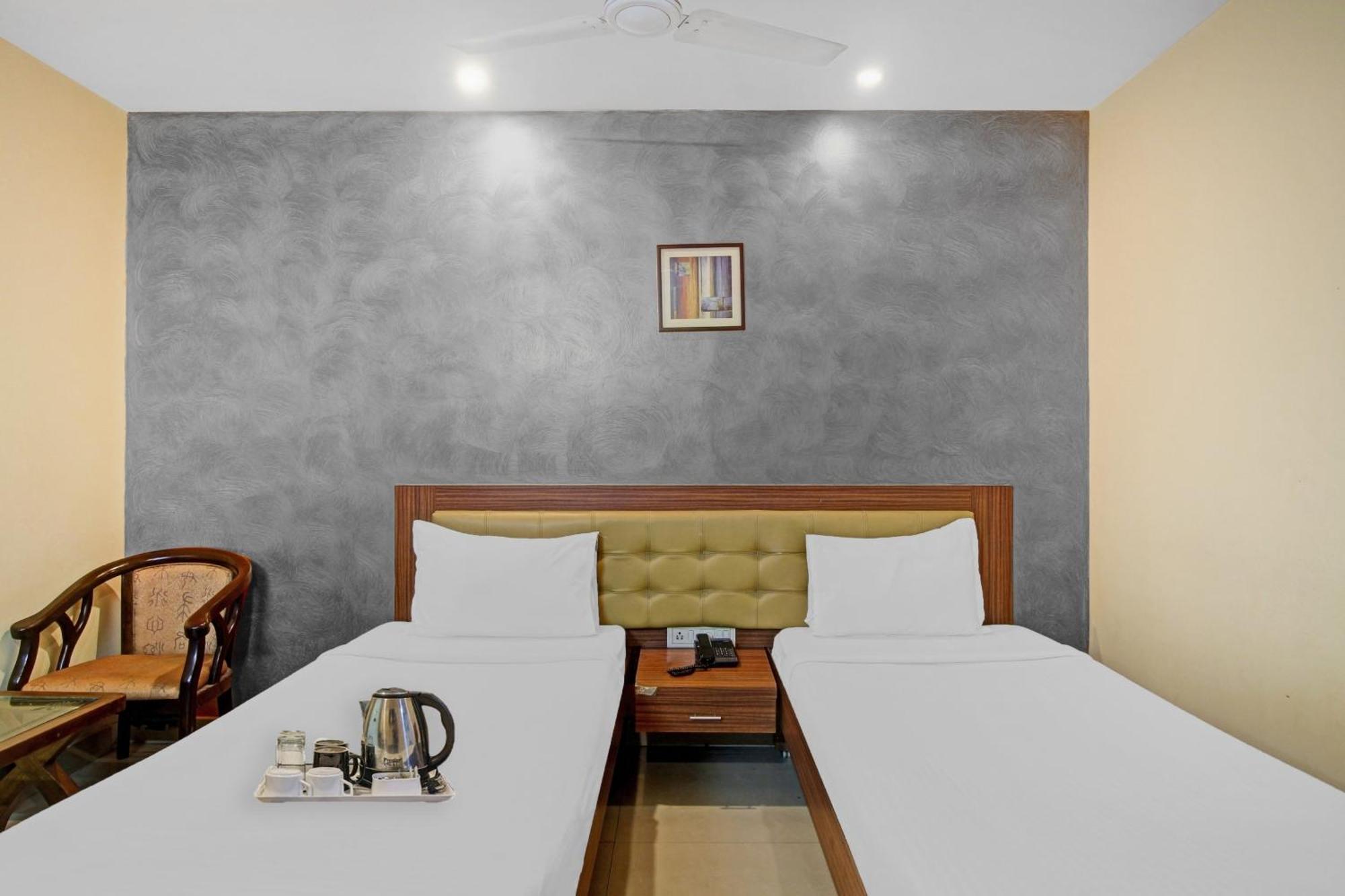 Townhouse The Grand Plaza Hotel Hyderabad Exterior foto