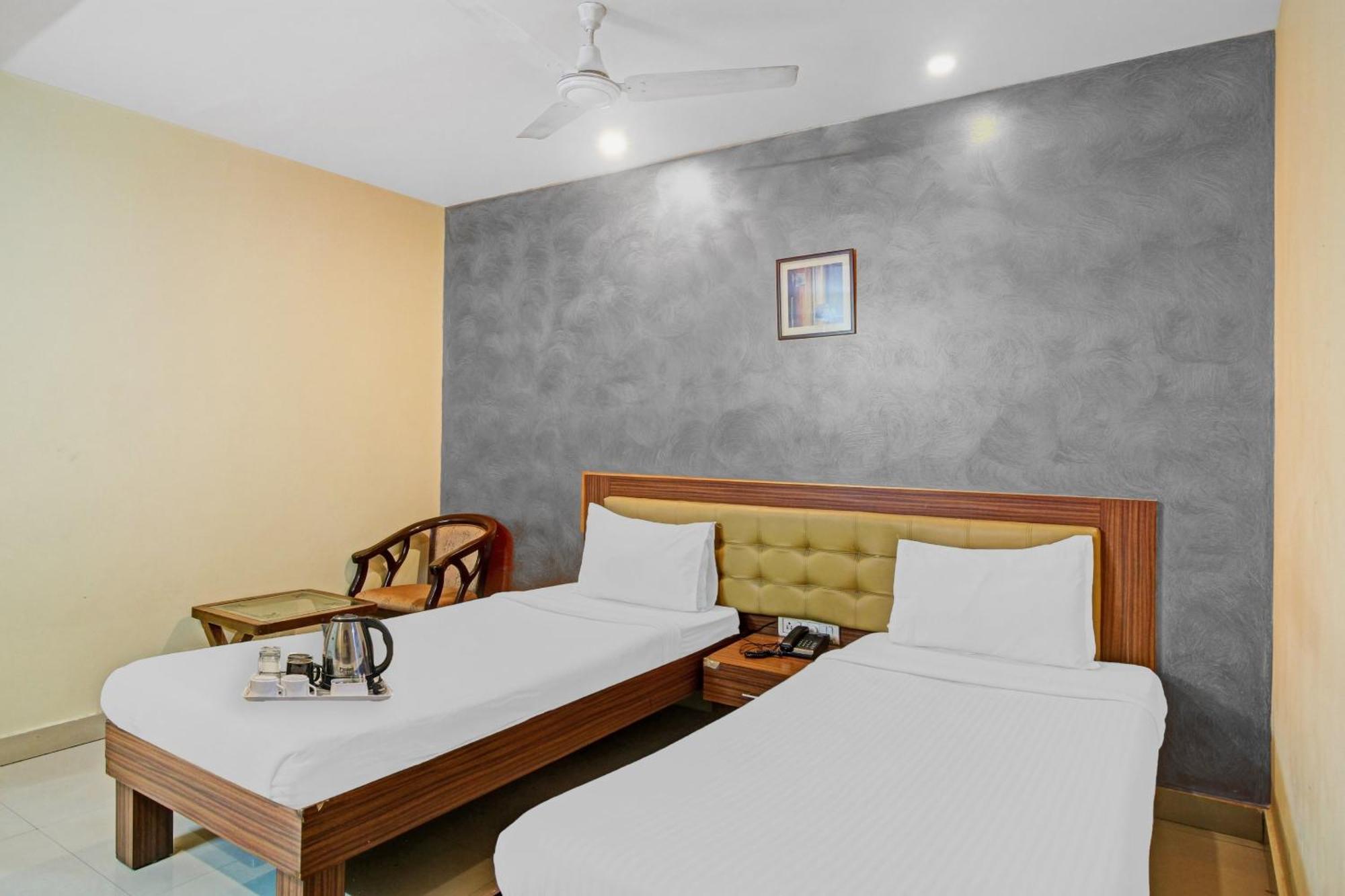 Townhouse The Grand Plaza Hotel Hyderabad Exterior foto