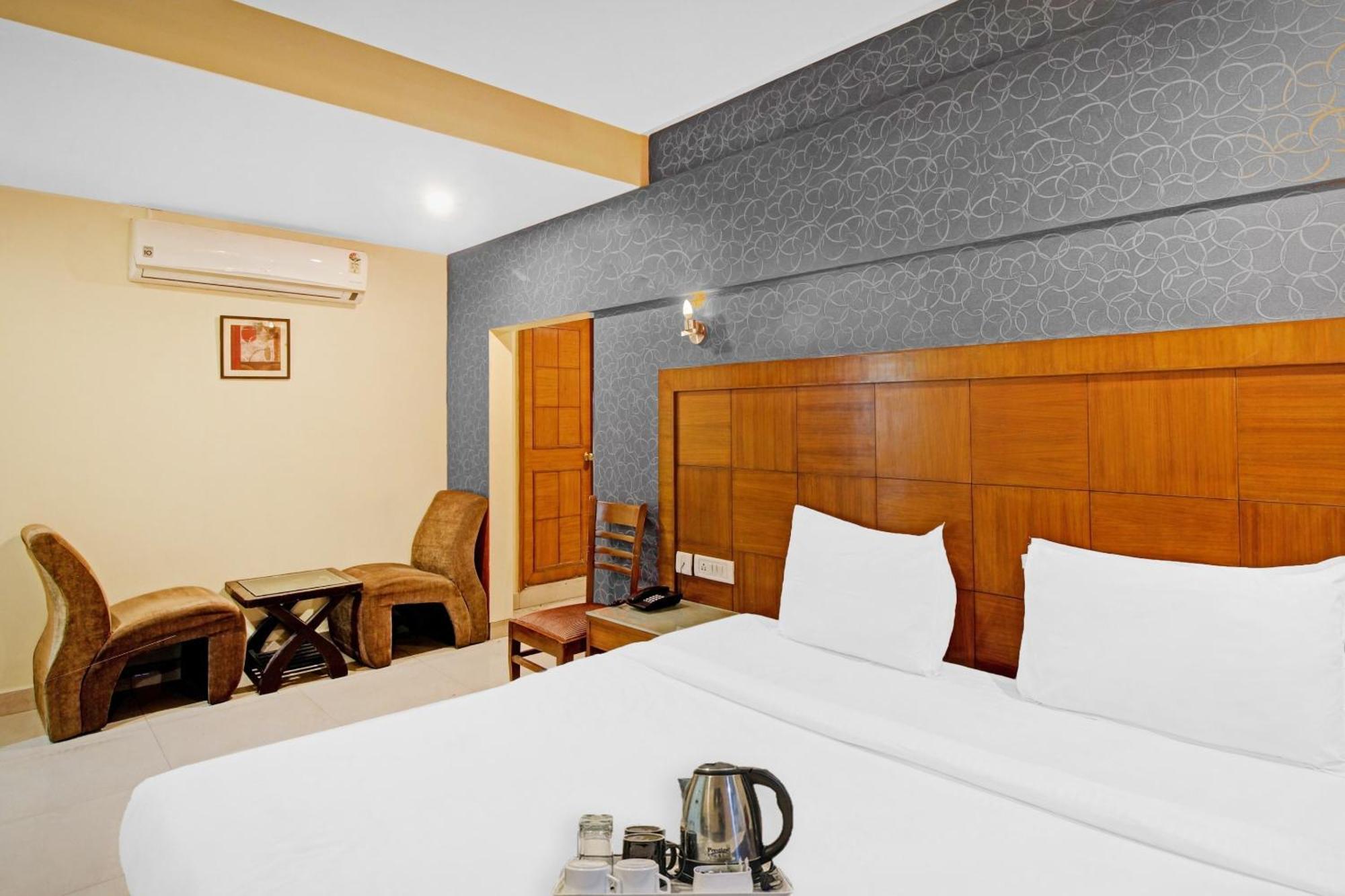 Townhouse The Grand Plaza Hotel Hyderabad Exterior foto
