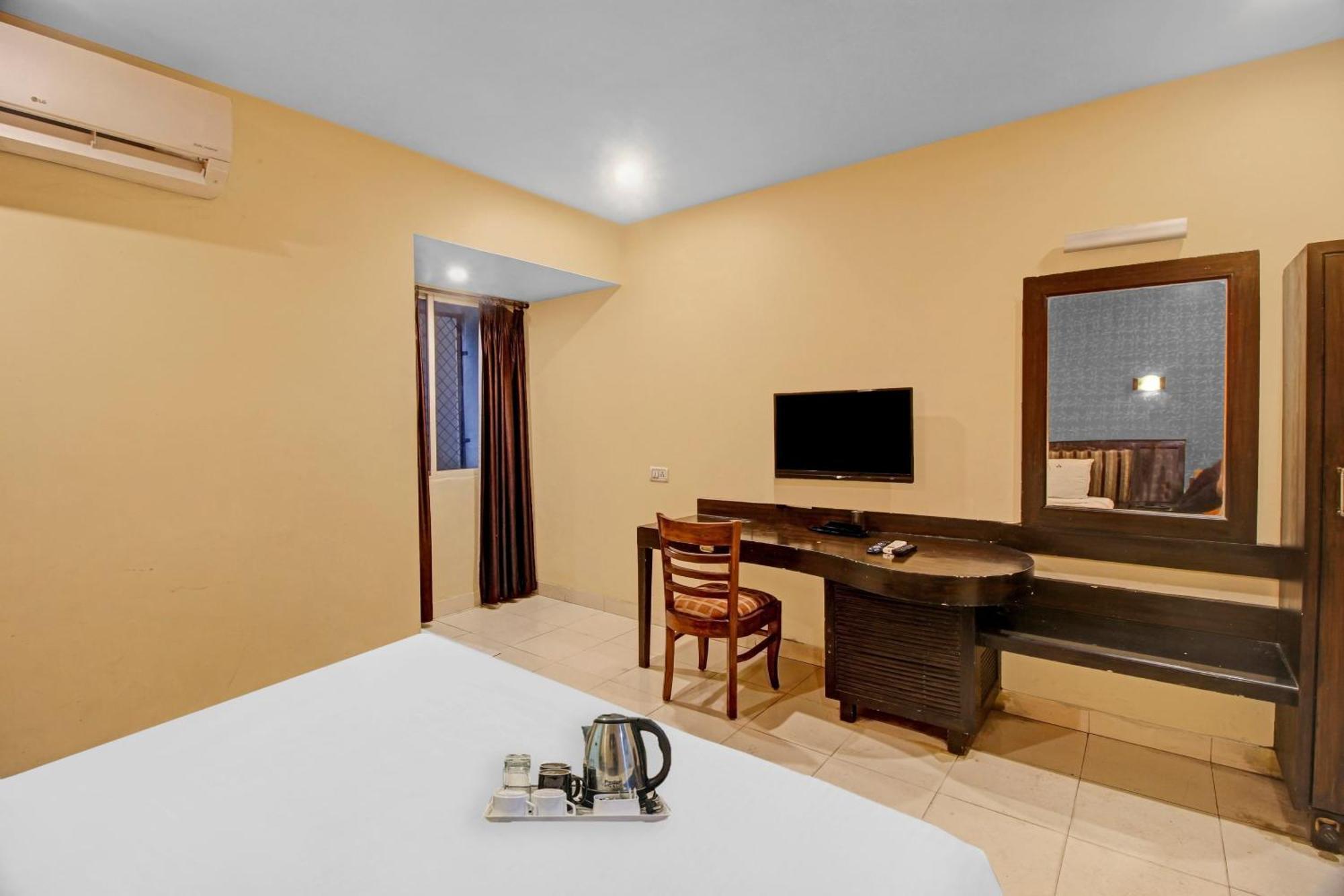 Townhouse The Grand Plaza Hotel Hyderabad Exterior foto