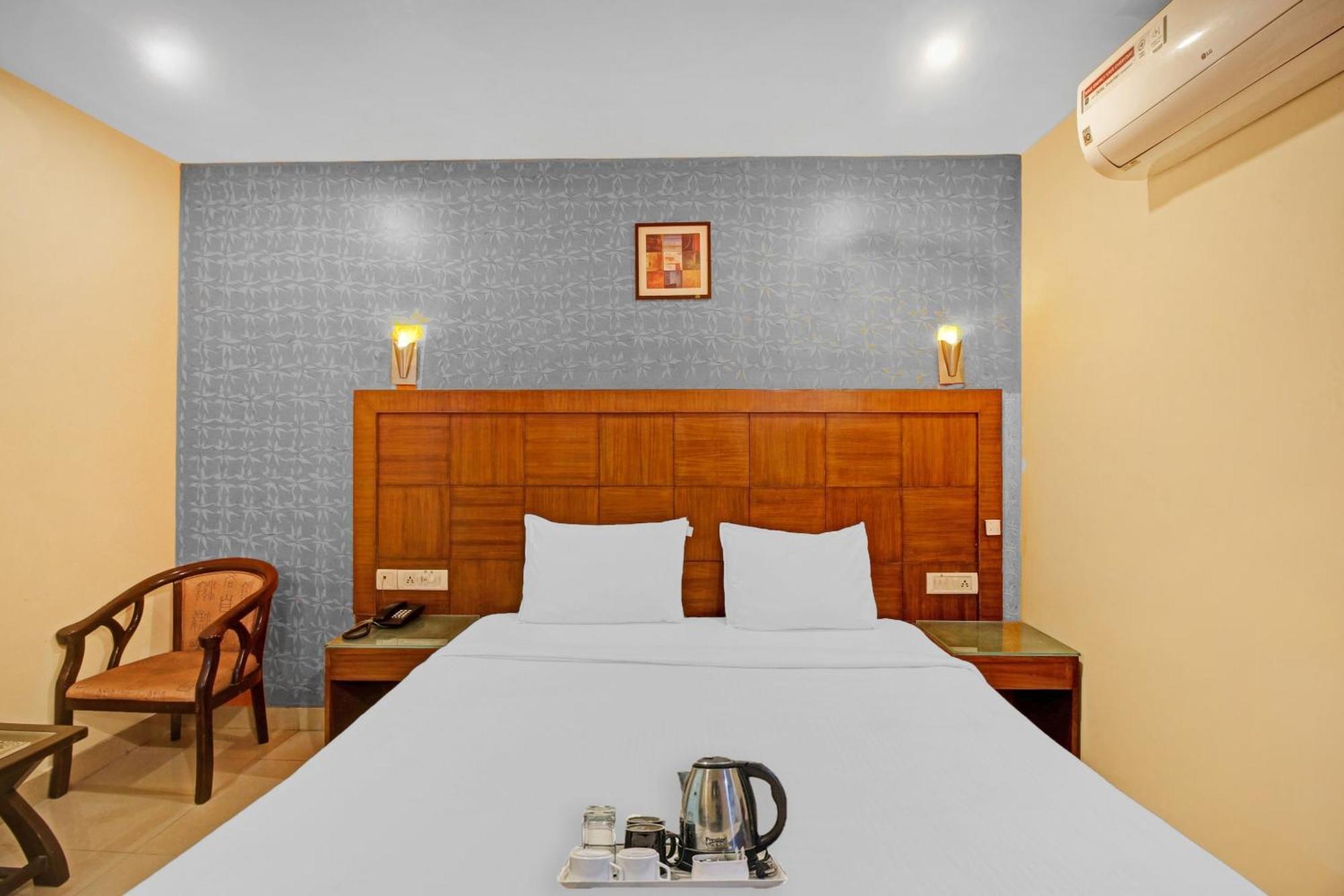 Townhouse The Grand Plaza Hotel Hyderabad Exterior foto