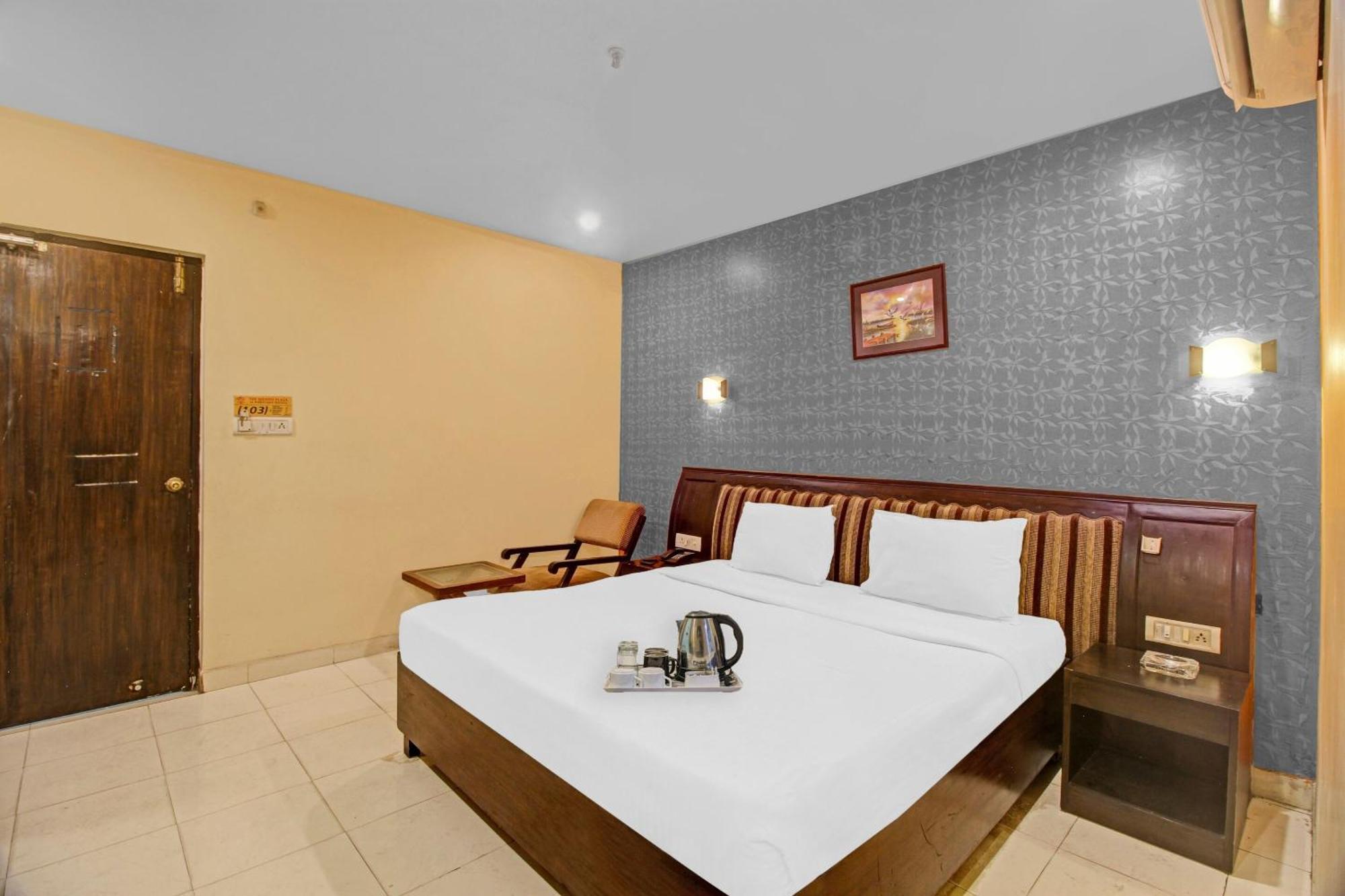 Townhouse The Grand Plaza Hotel Hyderabad Exterior foto