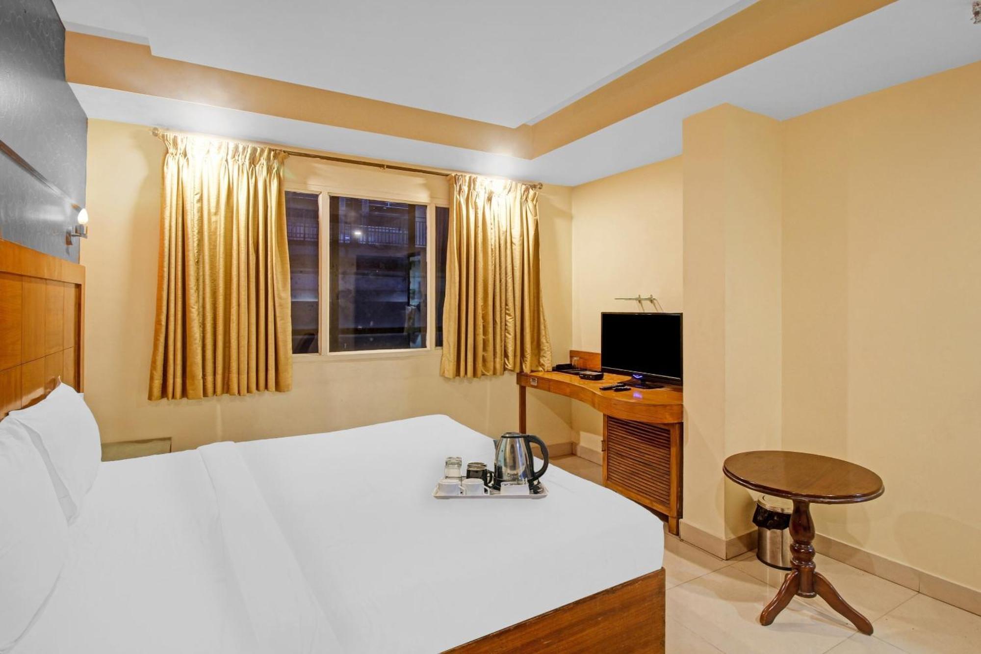 Townhouse The Grand Plaza Hotel Hyderabad Exterior foto
