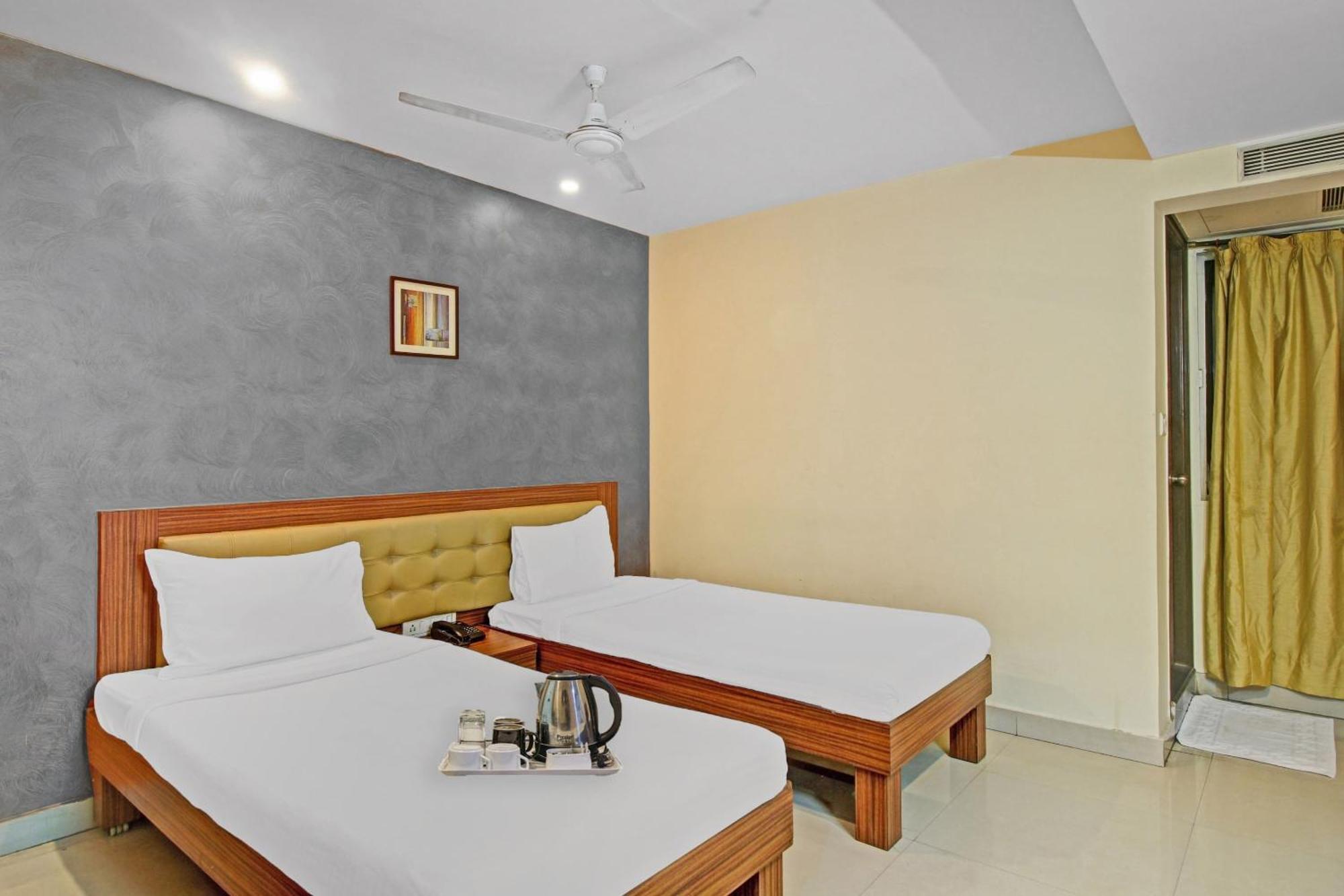 Townhouse The Grand Plaza Hotel Hyderabad Exterior foto